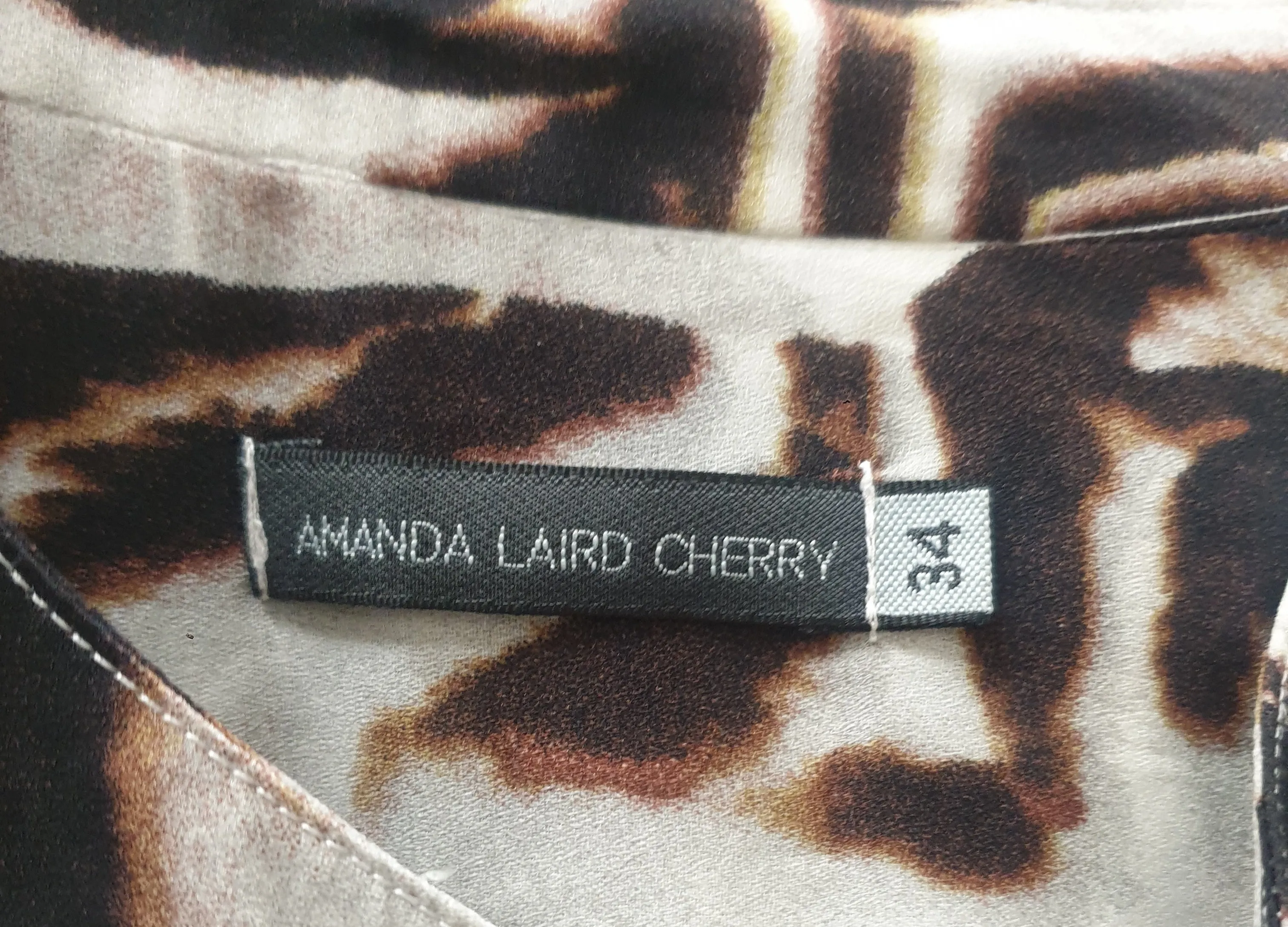 Amanda Laird Cherry brown and white print long sleeve dress size 34, best fits 10